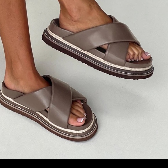 💕BUY 1 Get 1 FREE Billini Arabel Sandals Princess Polly Women 10 NIB lutz Soles - Picture 2 of 6